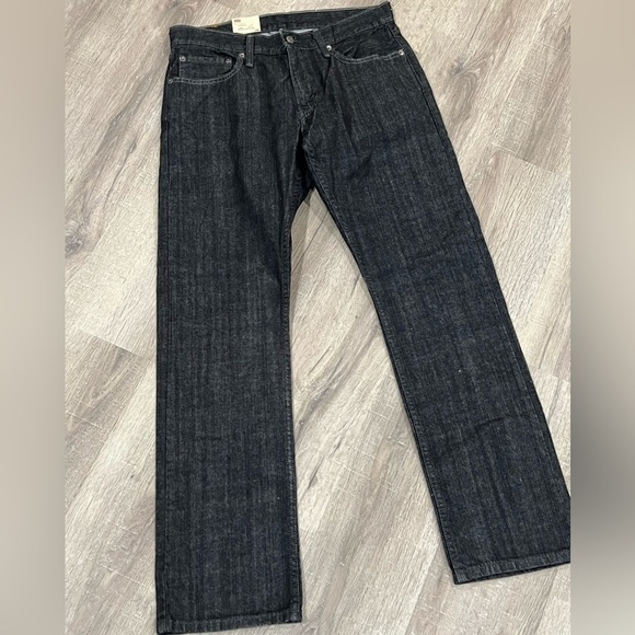 NWT Levi’s 33W 32L 514 Straight Fit Dark Wash Raw Denim Premium Jeans - Picture 1 of 7